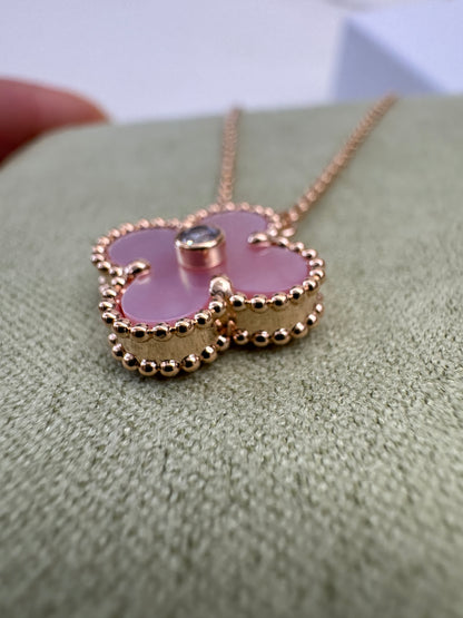 VCA Vintage Alhambra 2025 Holiday Pendant 粉貝母