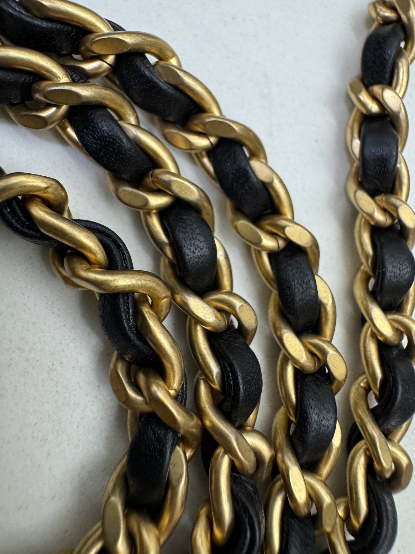 CHANEL 25K Mini 蝴蝶結包 綿羊皮