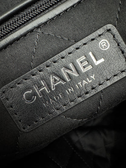 CHANEL 22Bag 黑銀 Medium