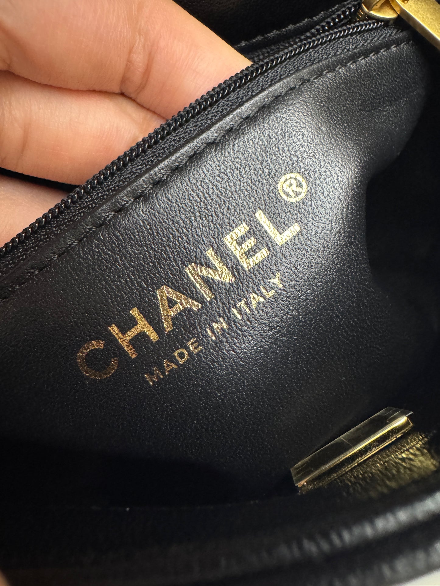 CHANEL 25P 愛心金球羊皮 黑色