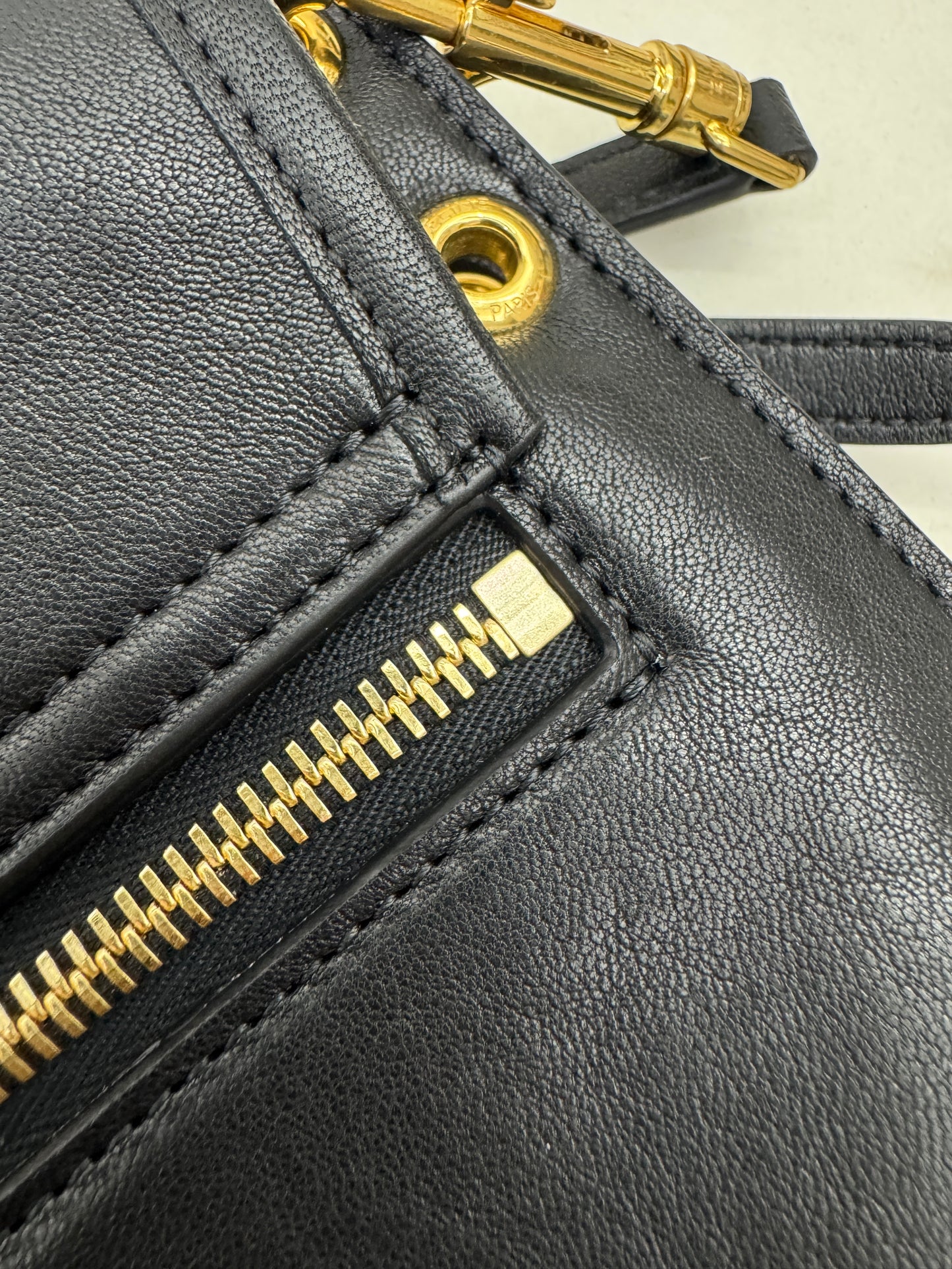 CELINE Soft Triomphe Besace