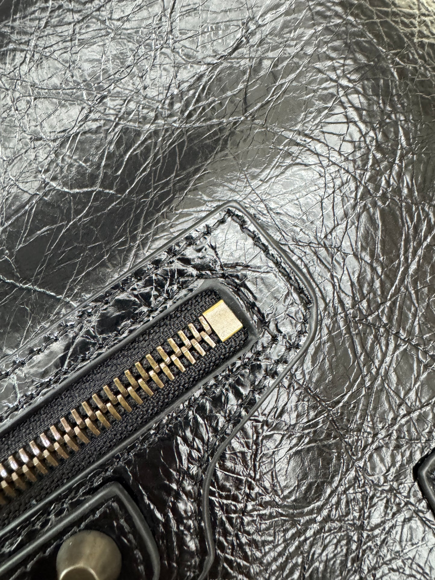 BALENCIAGA Le City Hobo 黑色油蠟皮