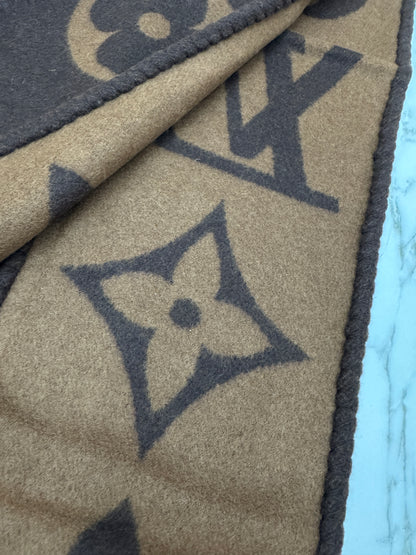 LV Sweet Dreams Scarf M77379 Marron