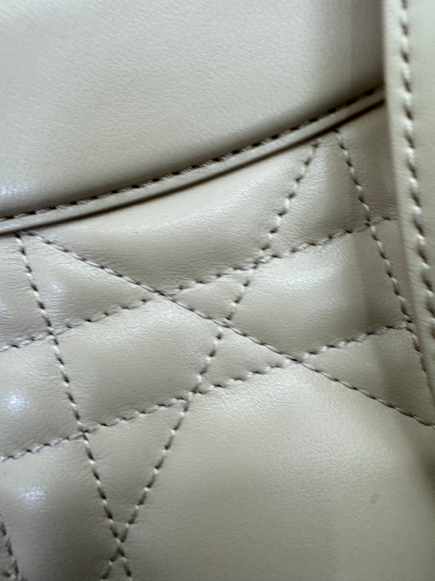 DIOR Caro Backpack Medium 奶茶色