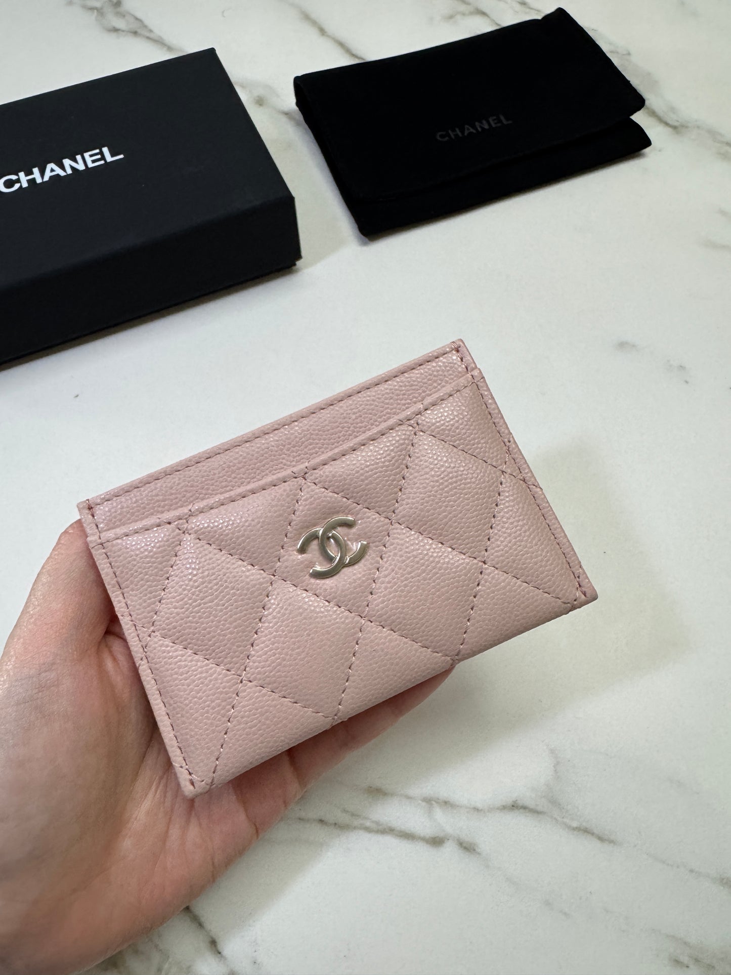 CHANEL 21C 裸粉色卡包