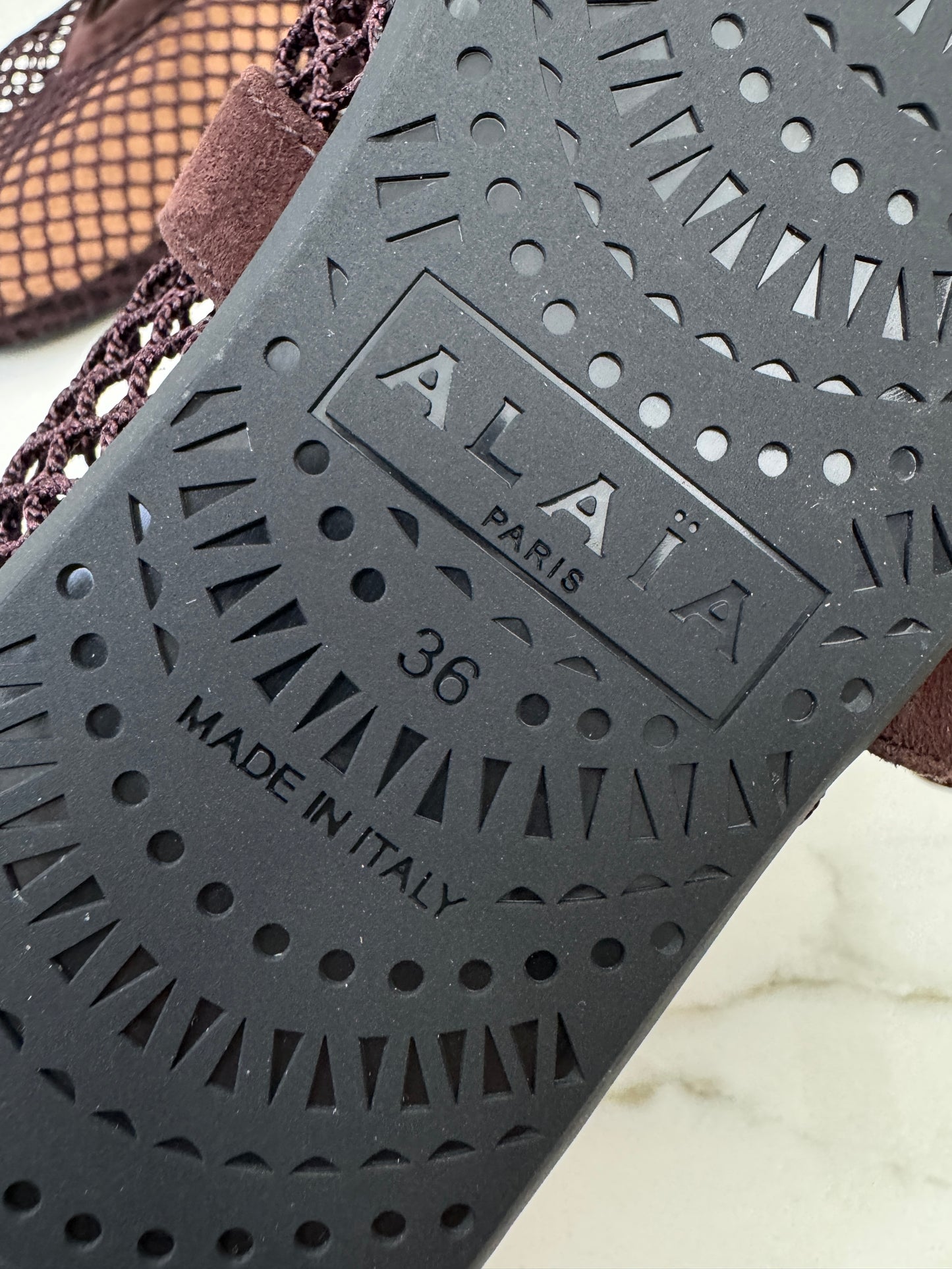 ALAIA 深棕色麂皮 漁網鞋