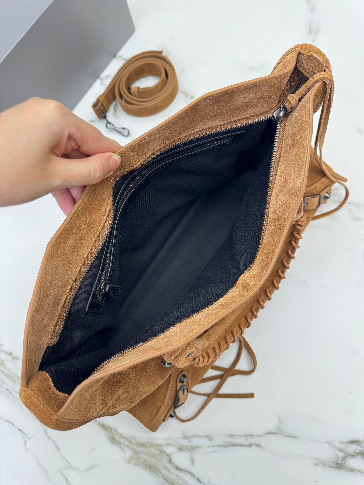 BALENCIAGA Le City Medium 焦糖麂皮