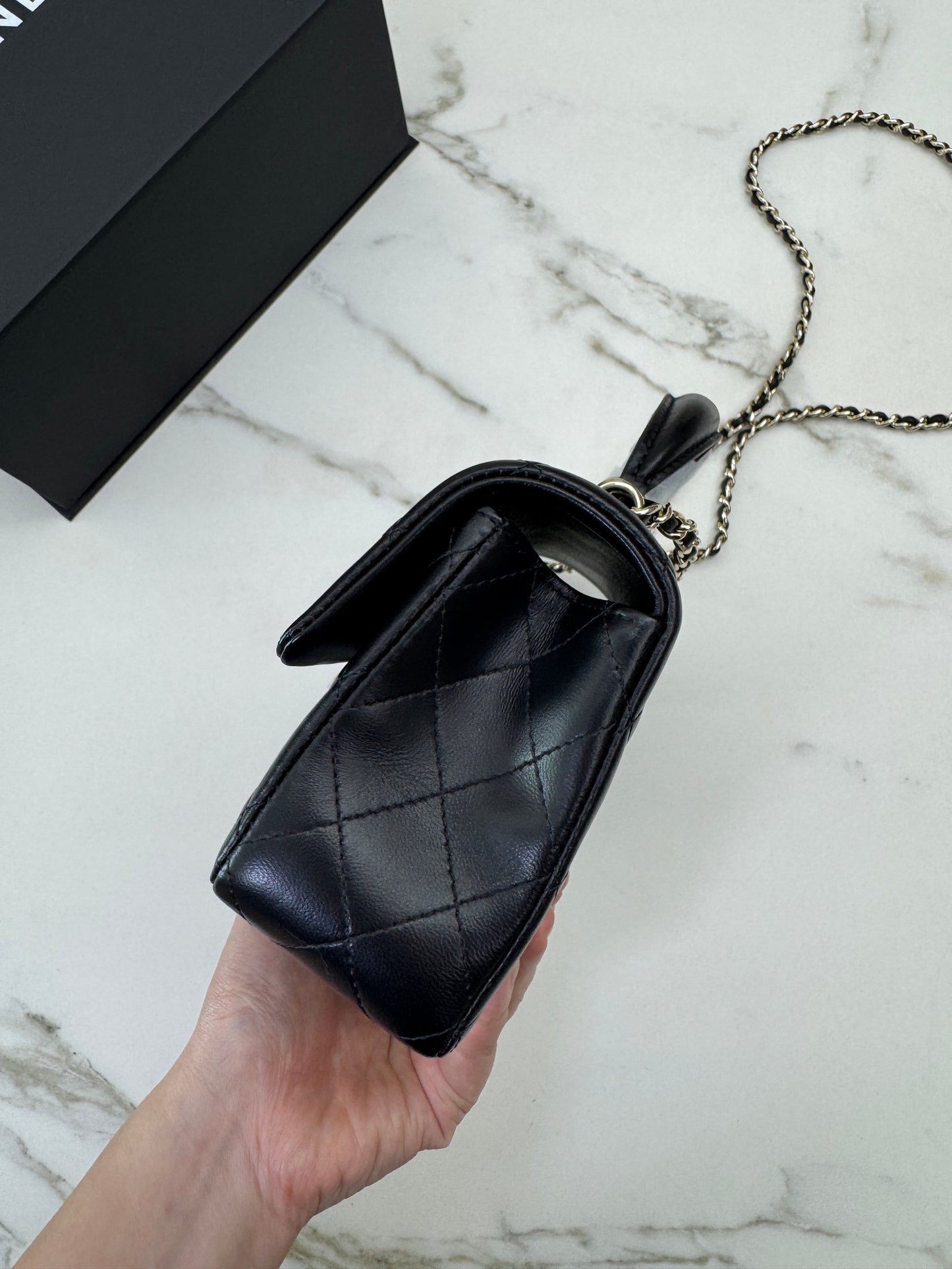 CHANEL Mini CF Handle 黑色羊皮淺金扣 Black Lambskin with GHE