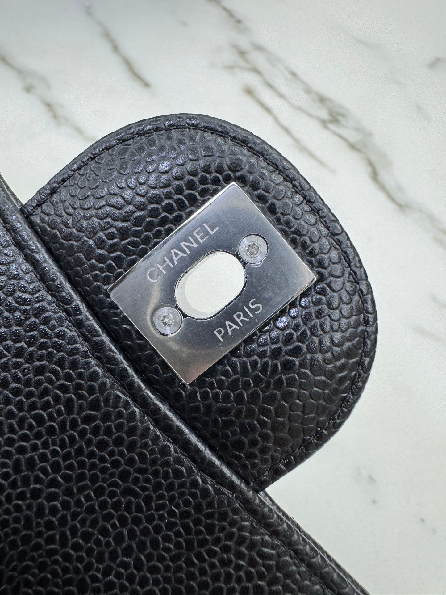 CHANEL CF25 Medium 黑銀牛