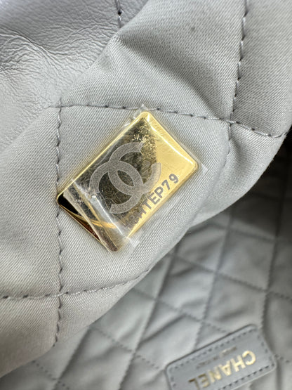 CHANEL 22Bag Small 25S淺灰色
