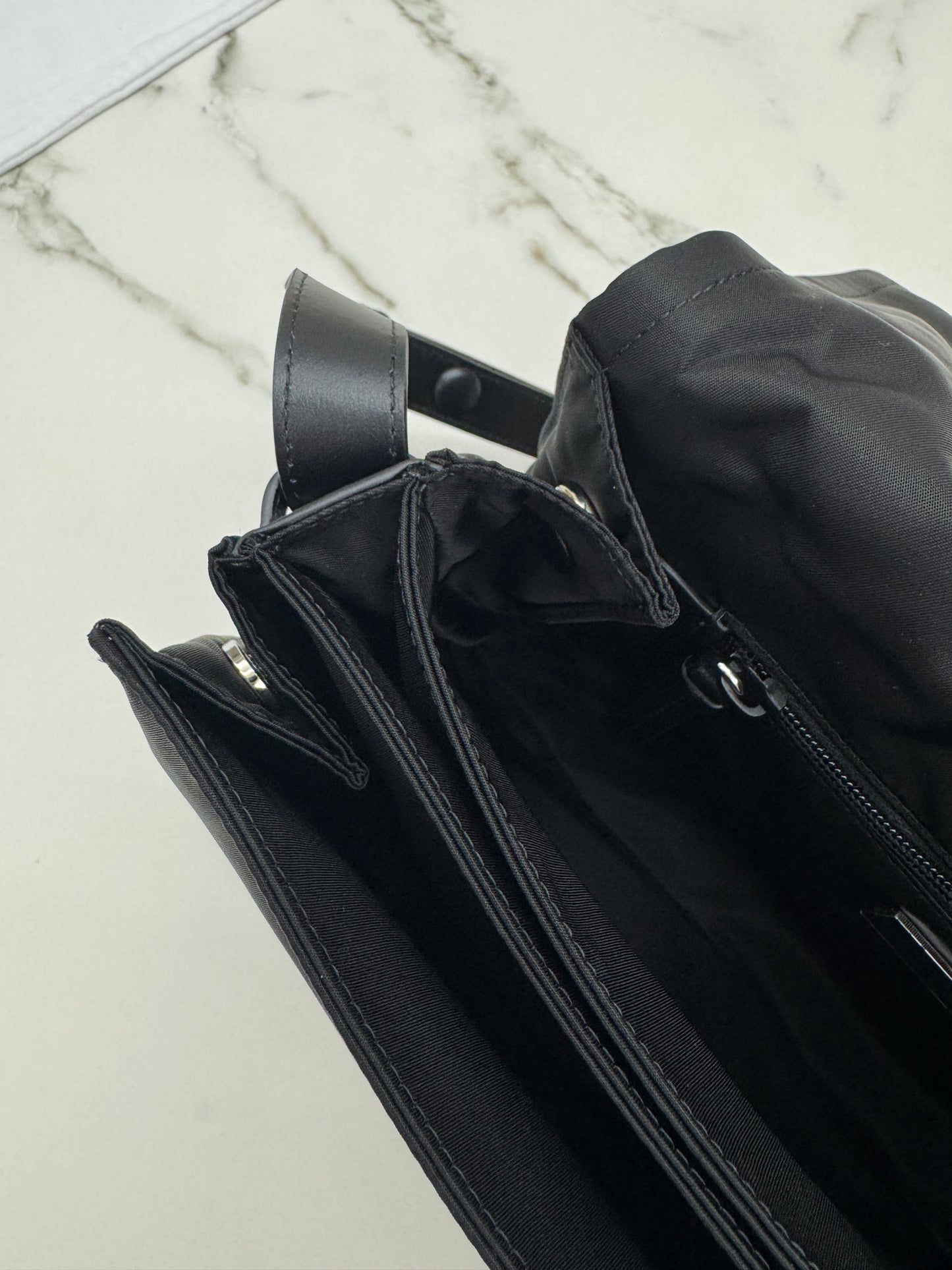 PRADA Cini 郵差包黑色 Medium