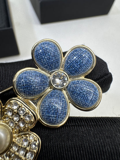 CHANEL 26C 牛仔花胸針