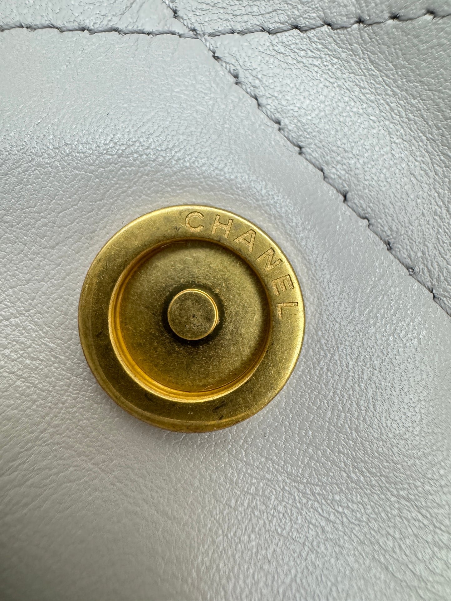 CHANEL 22Bag Small 25S淺灰色