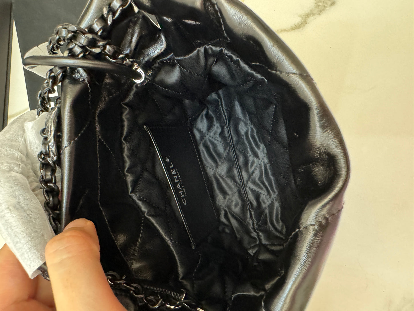 CHANEL mini 22 so black