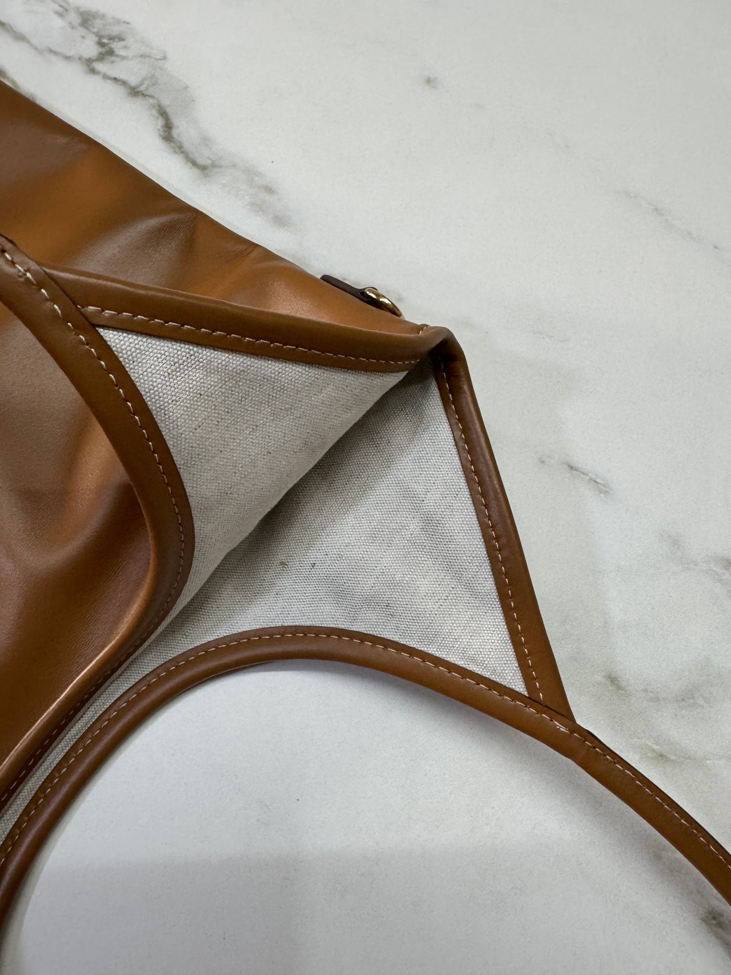 MIU MIU Ivy Tote Regular 淺棕色