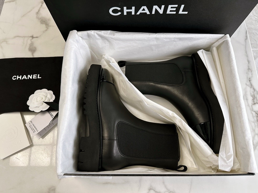 CHANEL 厚底切爾西 Chelsea Boots 漆皮拼牛皮