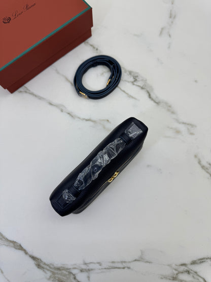 LORO PIANA Extra Pocket 19 海軍藍金扣