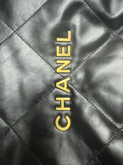CHANEL 22 Backpack 黑金