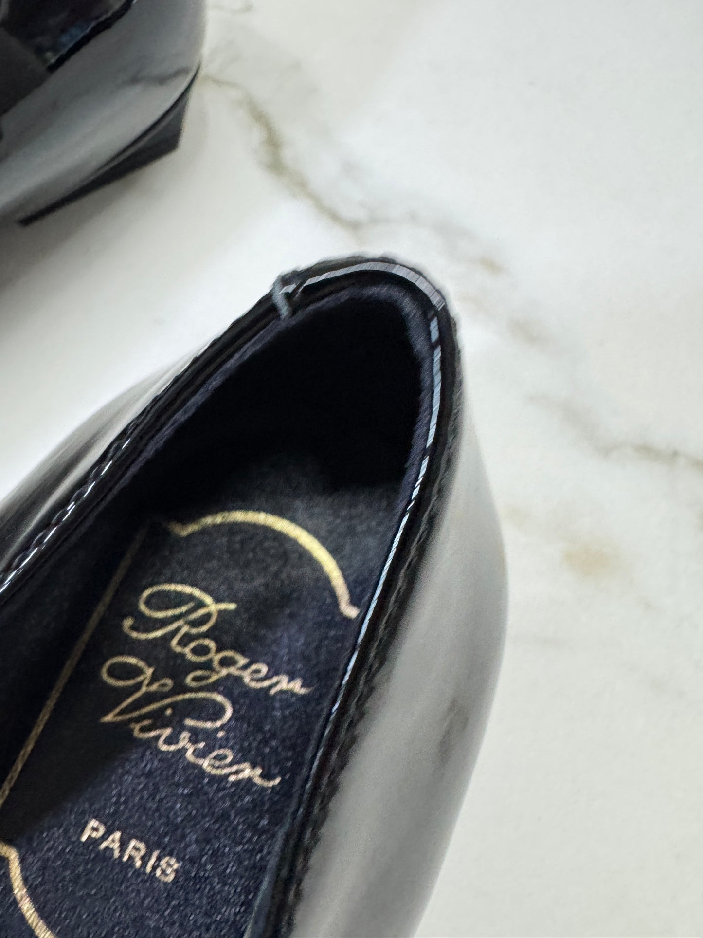 RV 喇叭跟 2.5cm 漆皮