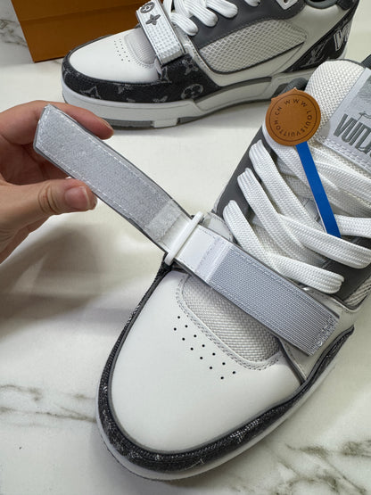 LV Trainer 25年灰牛仔
