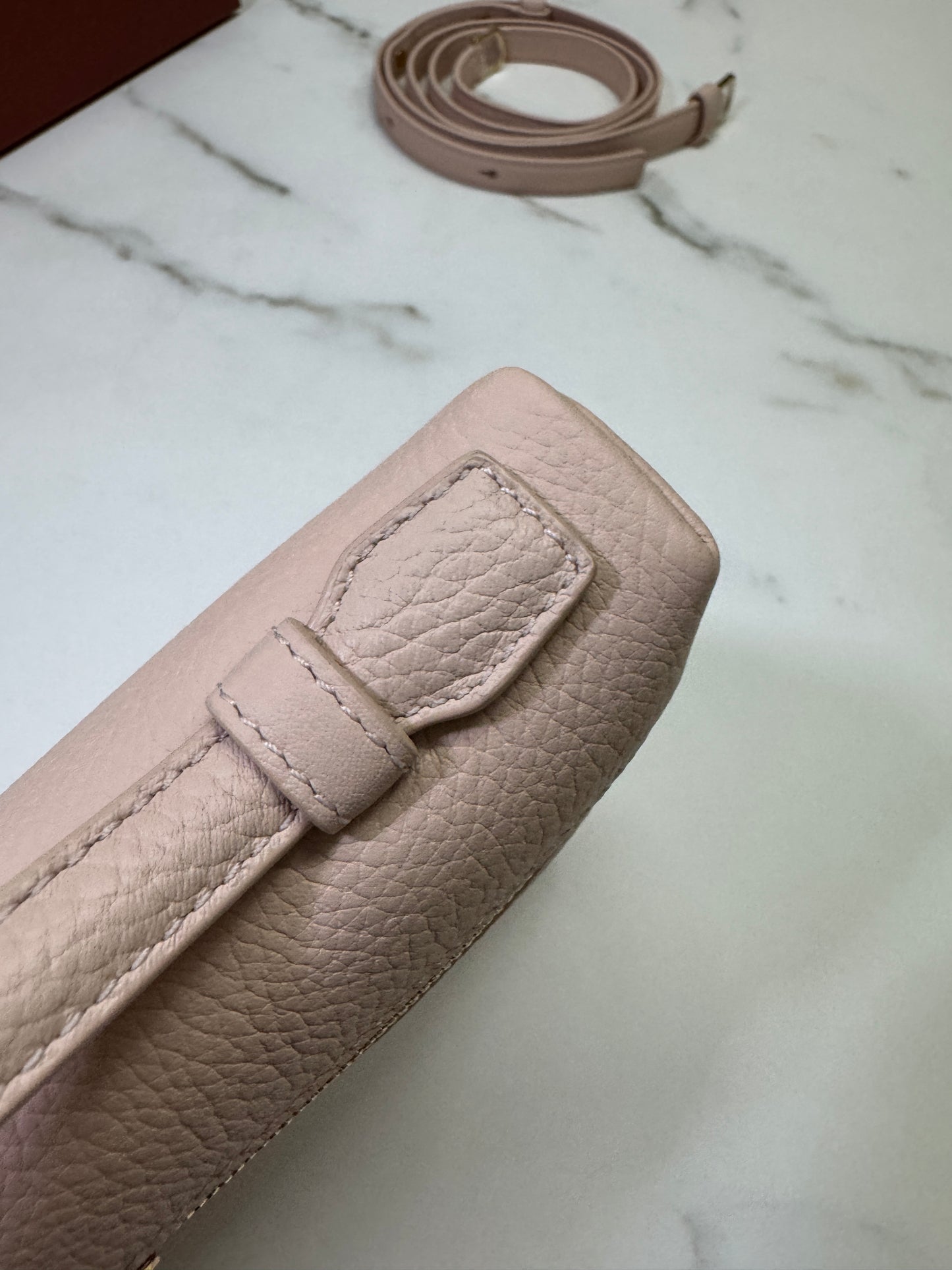 LORO PIANA Extra Pocket 19 奶油蜂蜜色 Creamed Honey