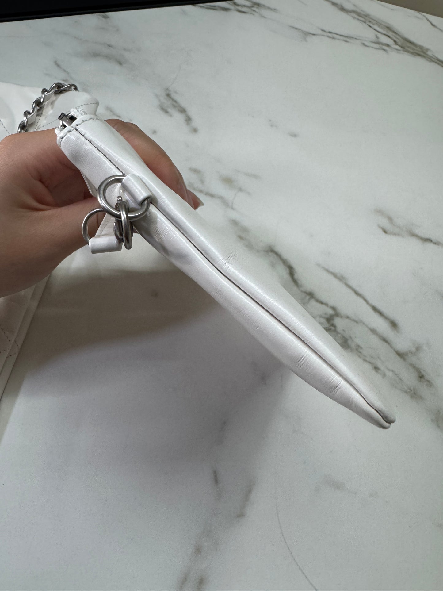 CHANEL 22 Bag Medium 白銀