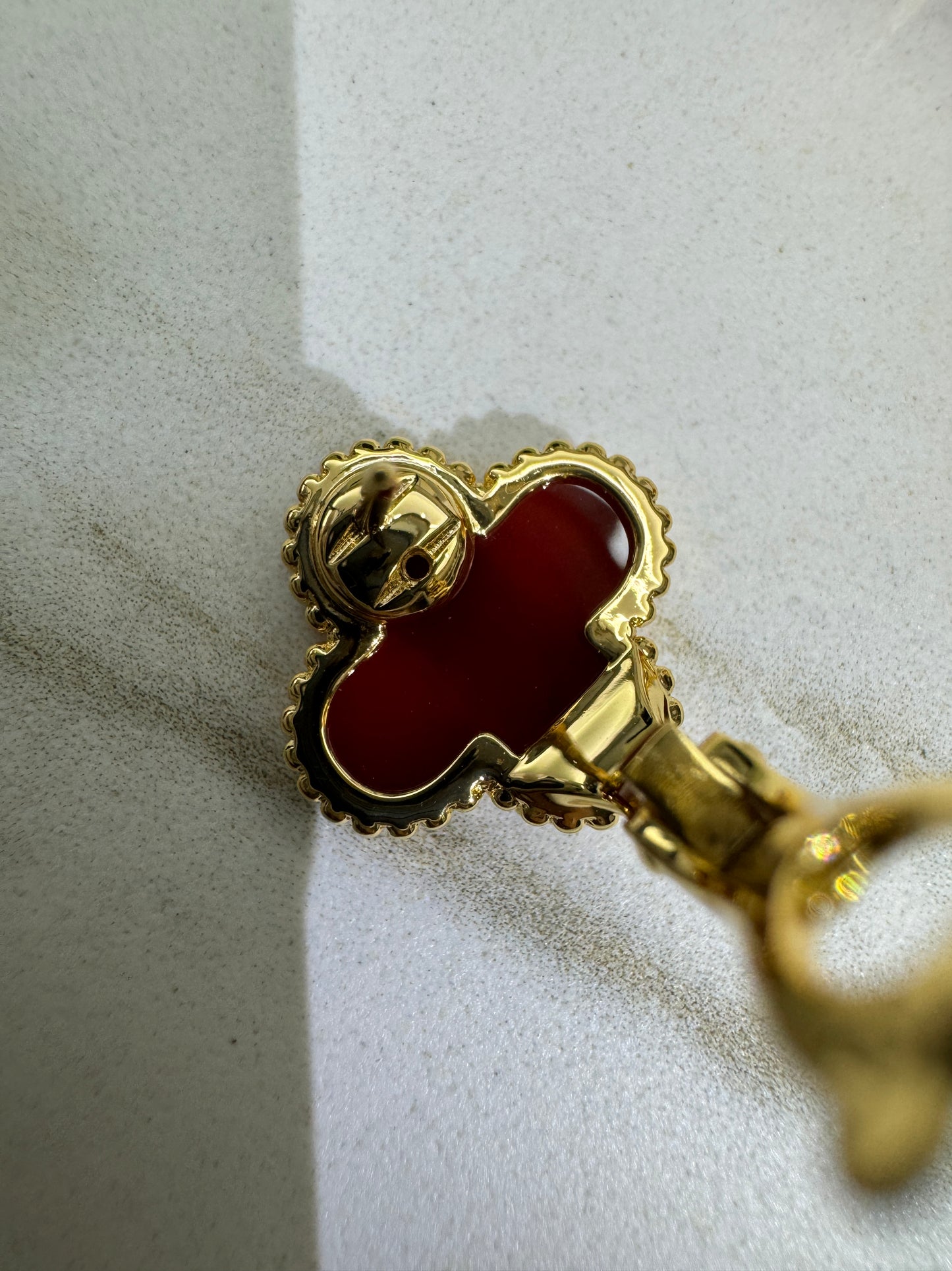 VCA Vintage Alhambra Earrings 紅玉髓