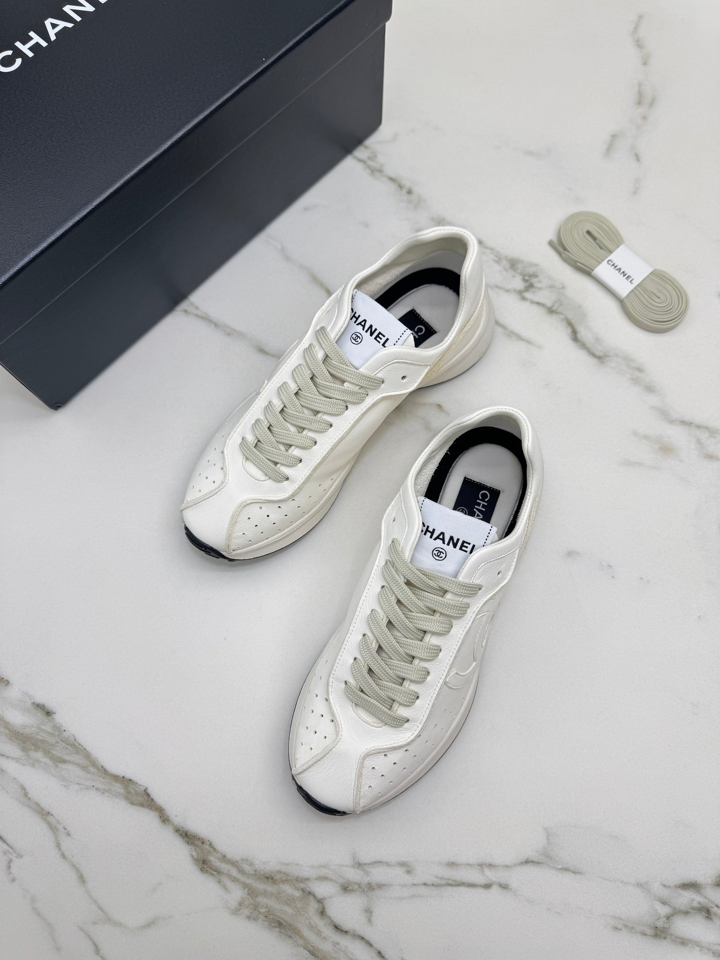 CHANEL 25C 全皮超軟運動鞋
