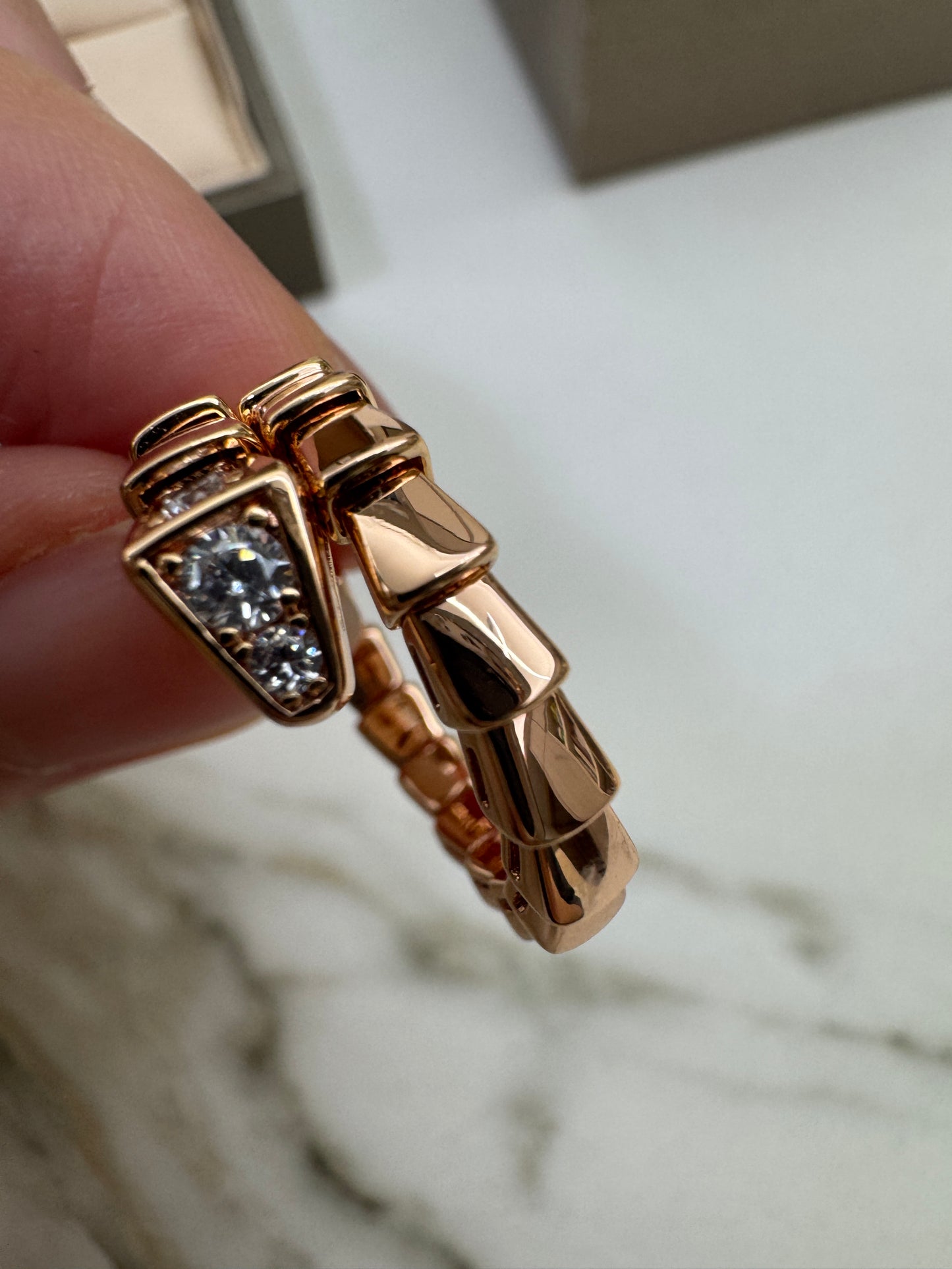 BVLGARI Serpenti 蛇骨戒指 玫瑰金