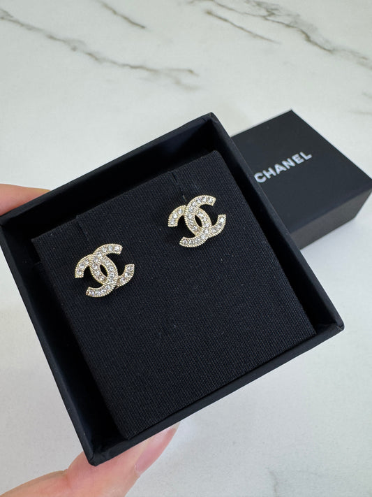 CHANEL 經典款迷你金色水鑽耳環