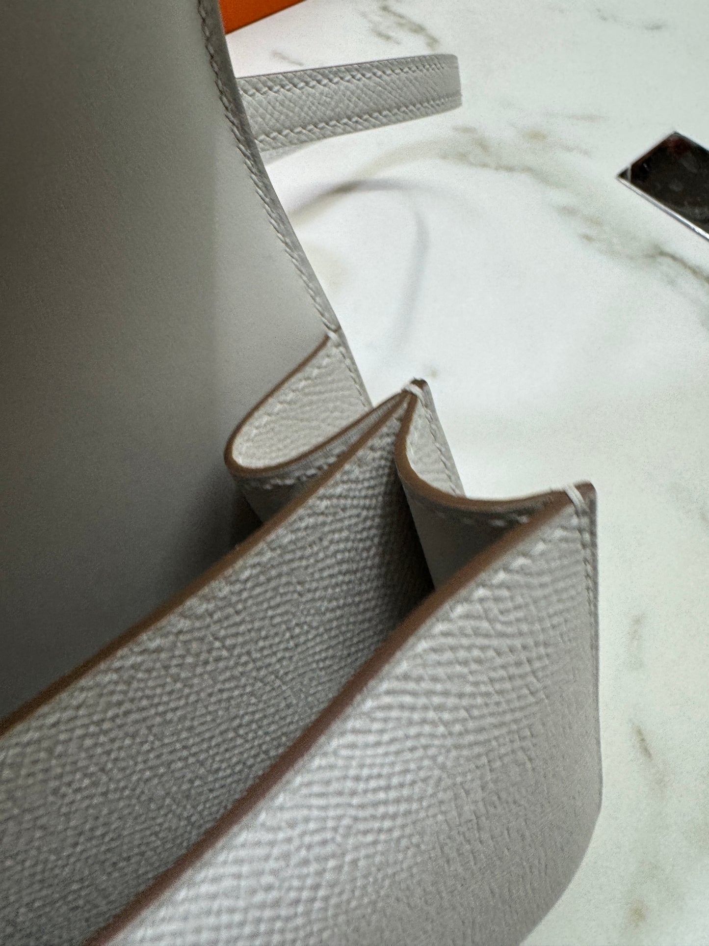 HERMES Mini Constance 奶灰色銀扣 Epsom M4 Gris Pale PHW