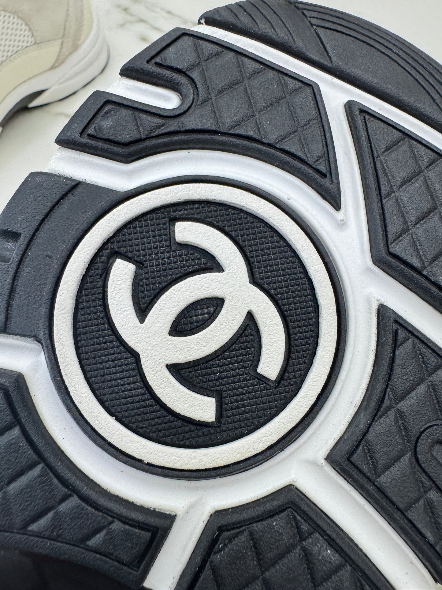 CHANEL 熊貓運動鞋