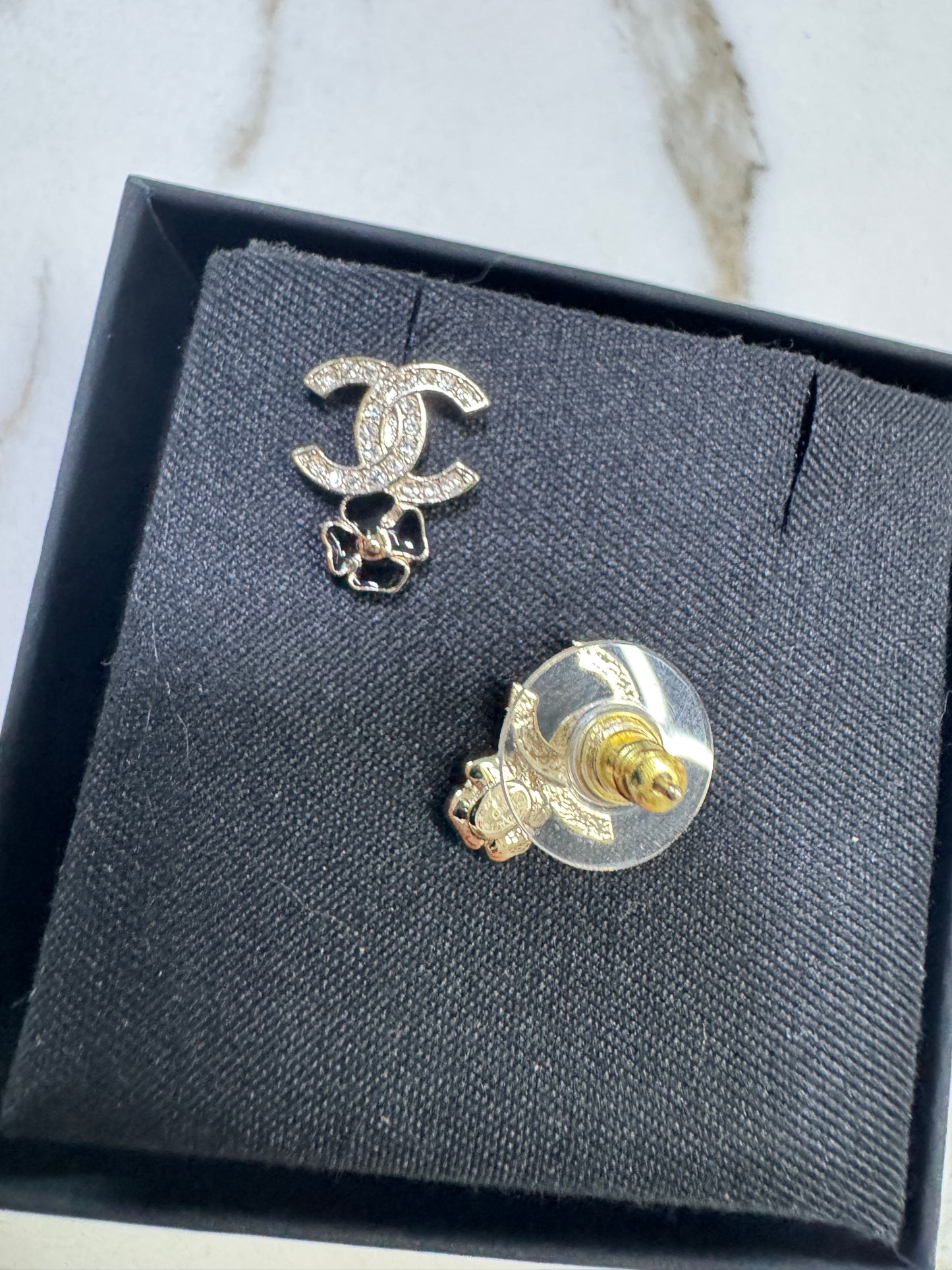 CHANEL 25P 黑色四葉草耳環