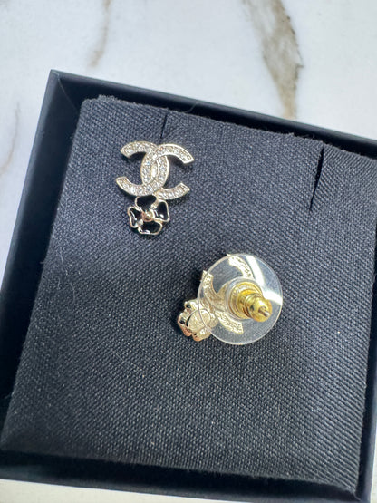 CHANEL 25P 黑色四葉草耳環