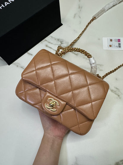 CHANEL 24B 手柄 Flap Bag 小號 奶茶色 亮面小羊皮