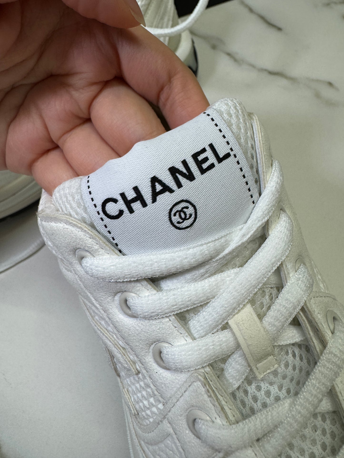 CHANEL 24S 純白運動鞋