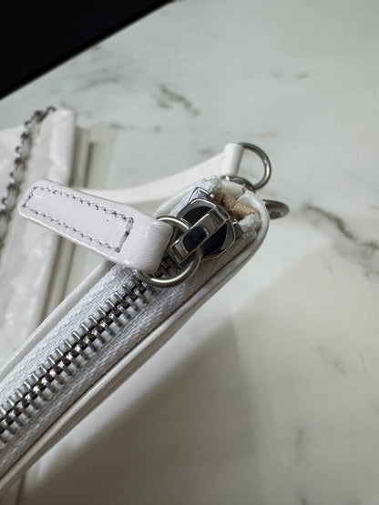 CHANEL 22 Bag Medium 白銀