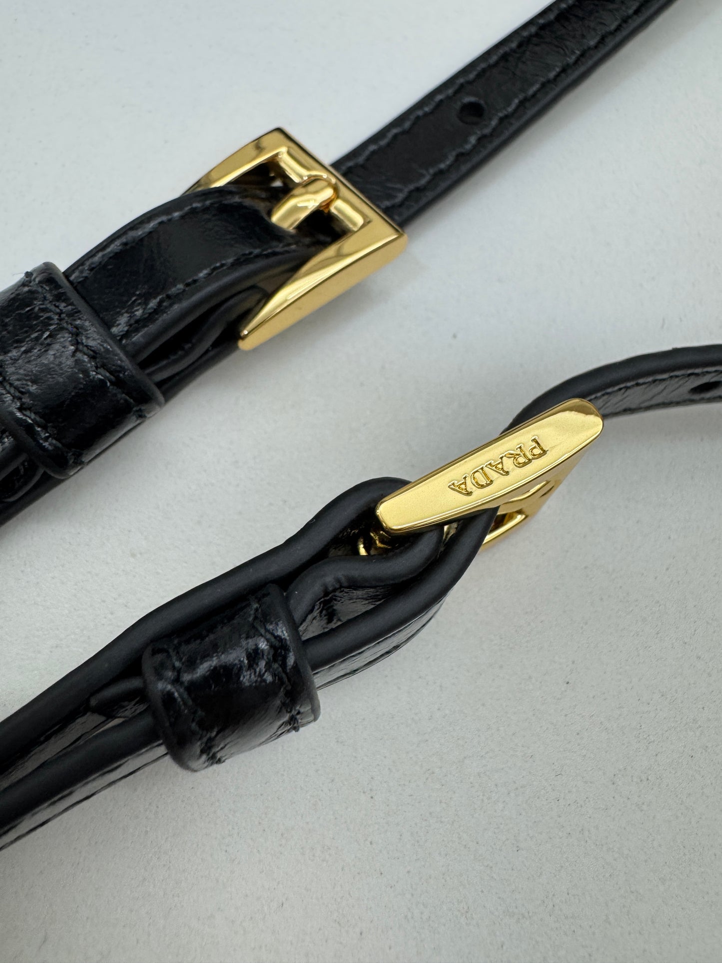 PRADA Mini Bonnie 油蠟牛皮