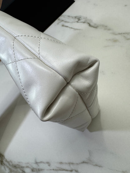 CHANEL Mini 22 Bag 白金