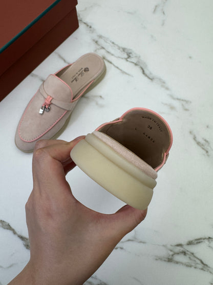 LORO PIANA Babouche Charms Walk Loafer Suede 粉沙色滚邊款