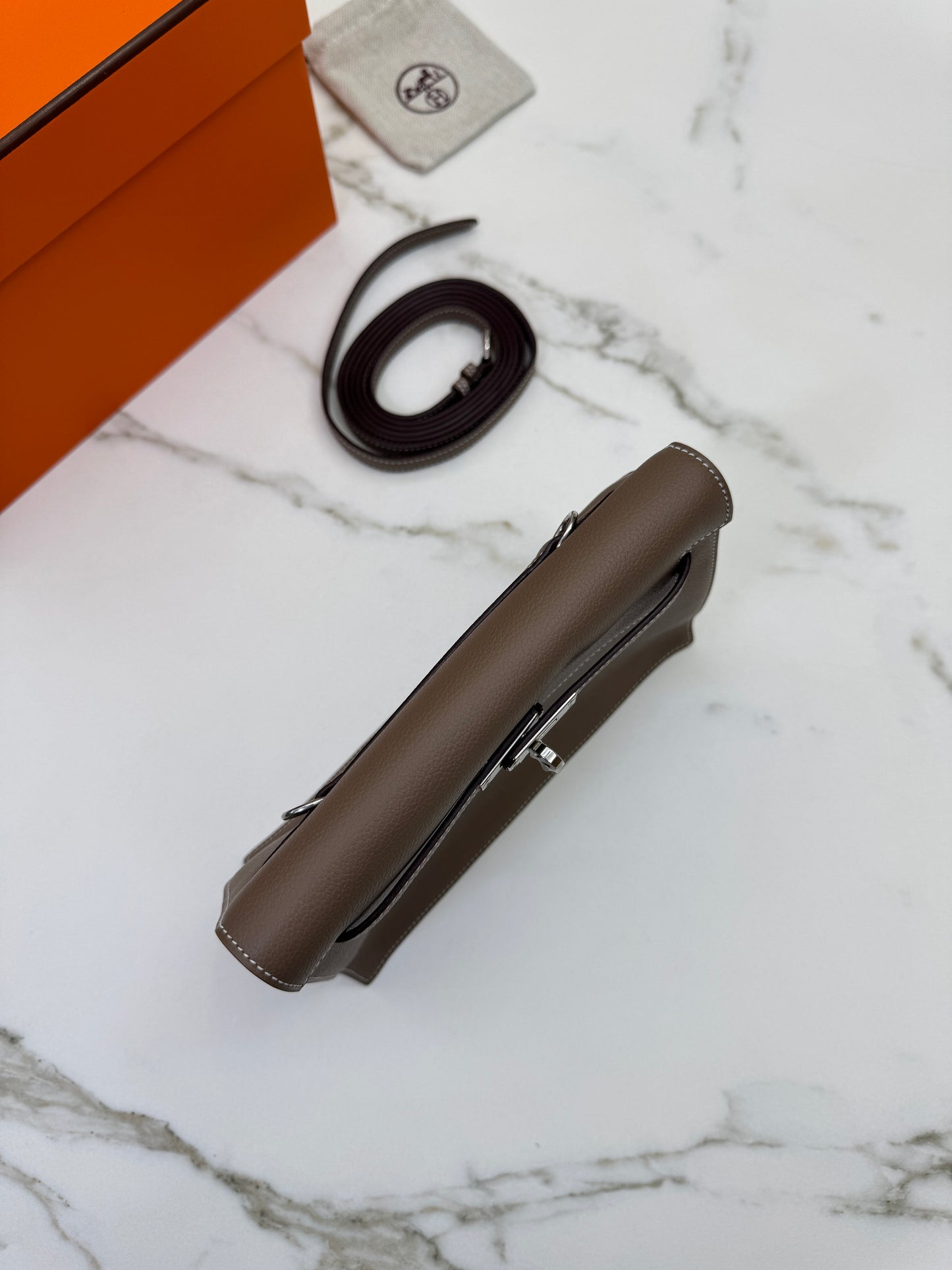 HERMES Kelly Danse 大象灰銀扣 Etoupe PHW