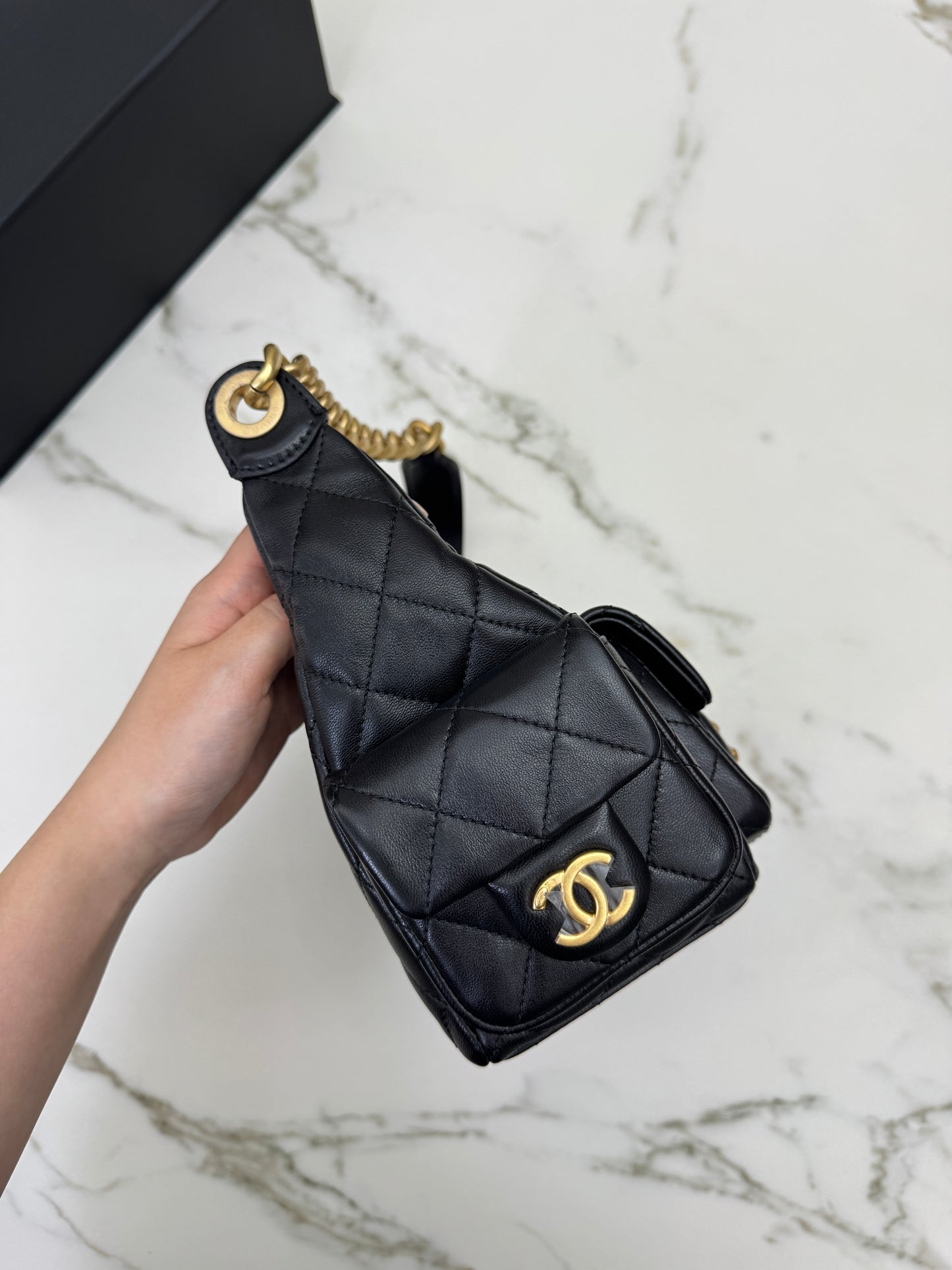 CHANEL 25C 多口袋Hobo 黑色