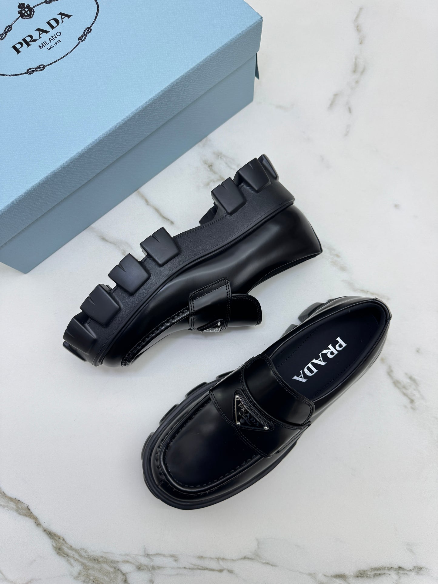 PRADA Loafers 齒輪底 Super Light