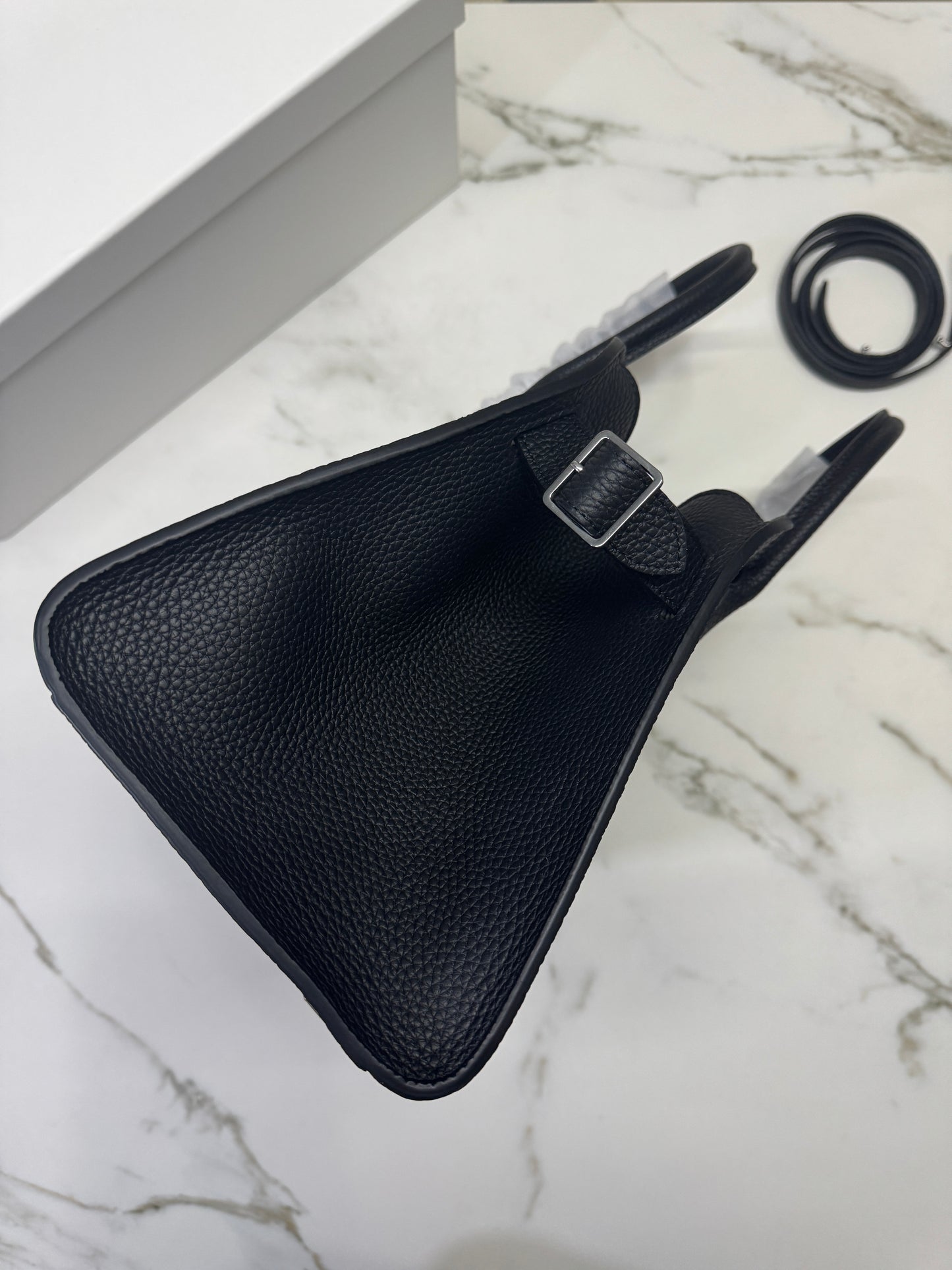 THE ROW Marguax 12 黑銀荔枝紋