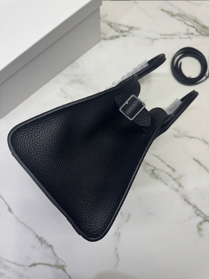 THE ROW Marguax 12 黑銀荔枝紋