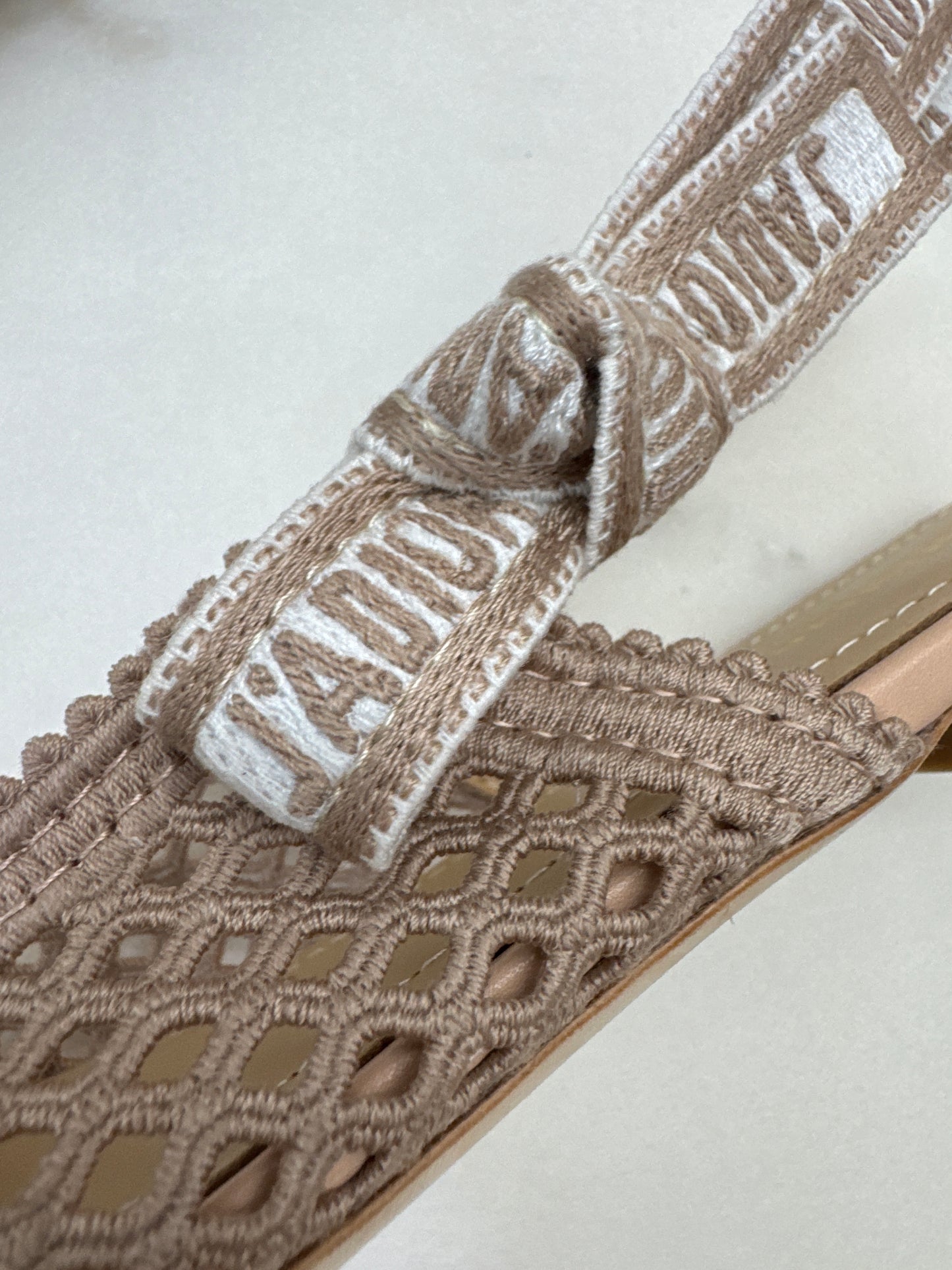DIOR J’adior Slingback 裸粉鏤空