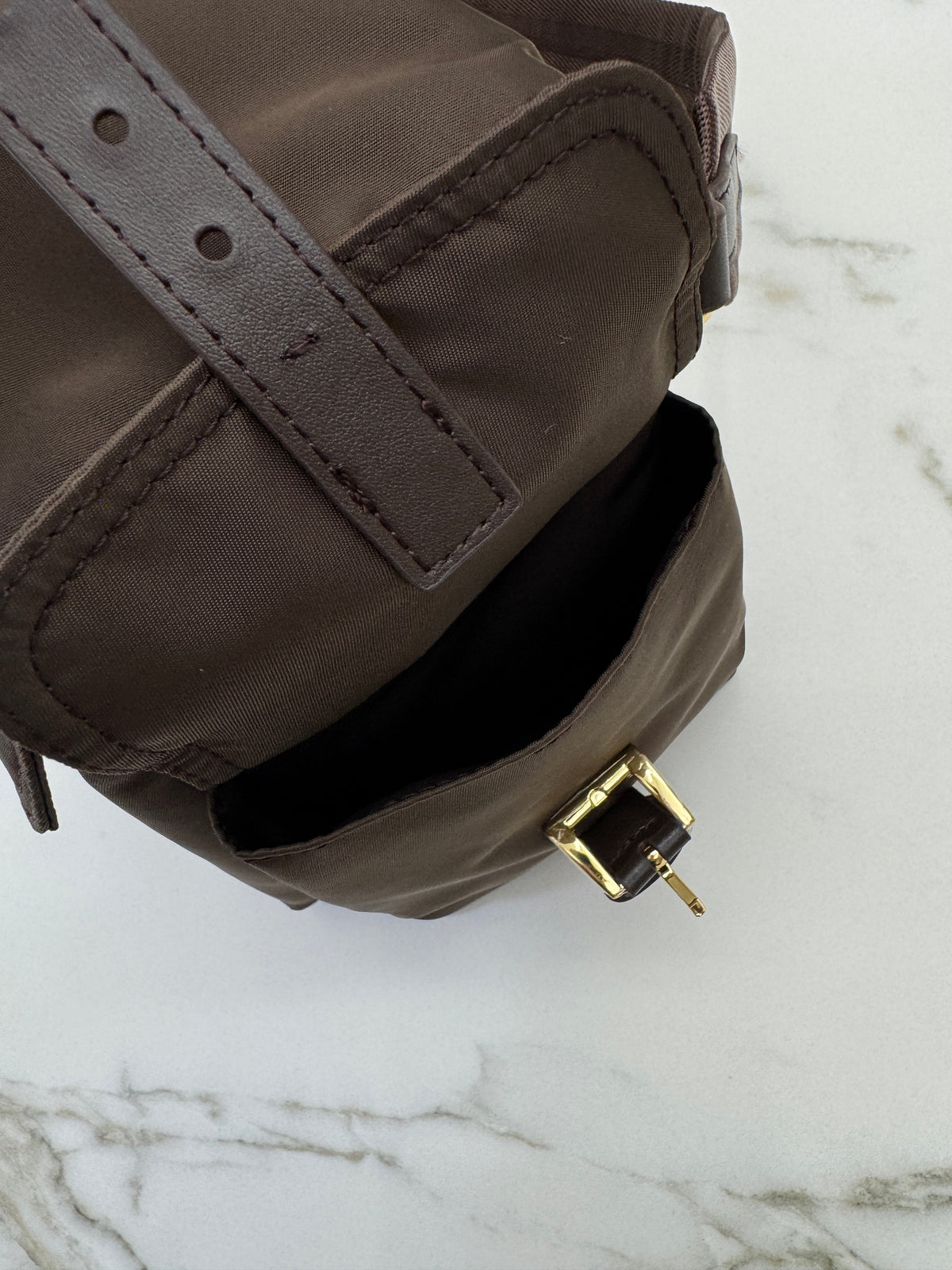 PRADA Re-nylon Explore Large 深棕色