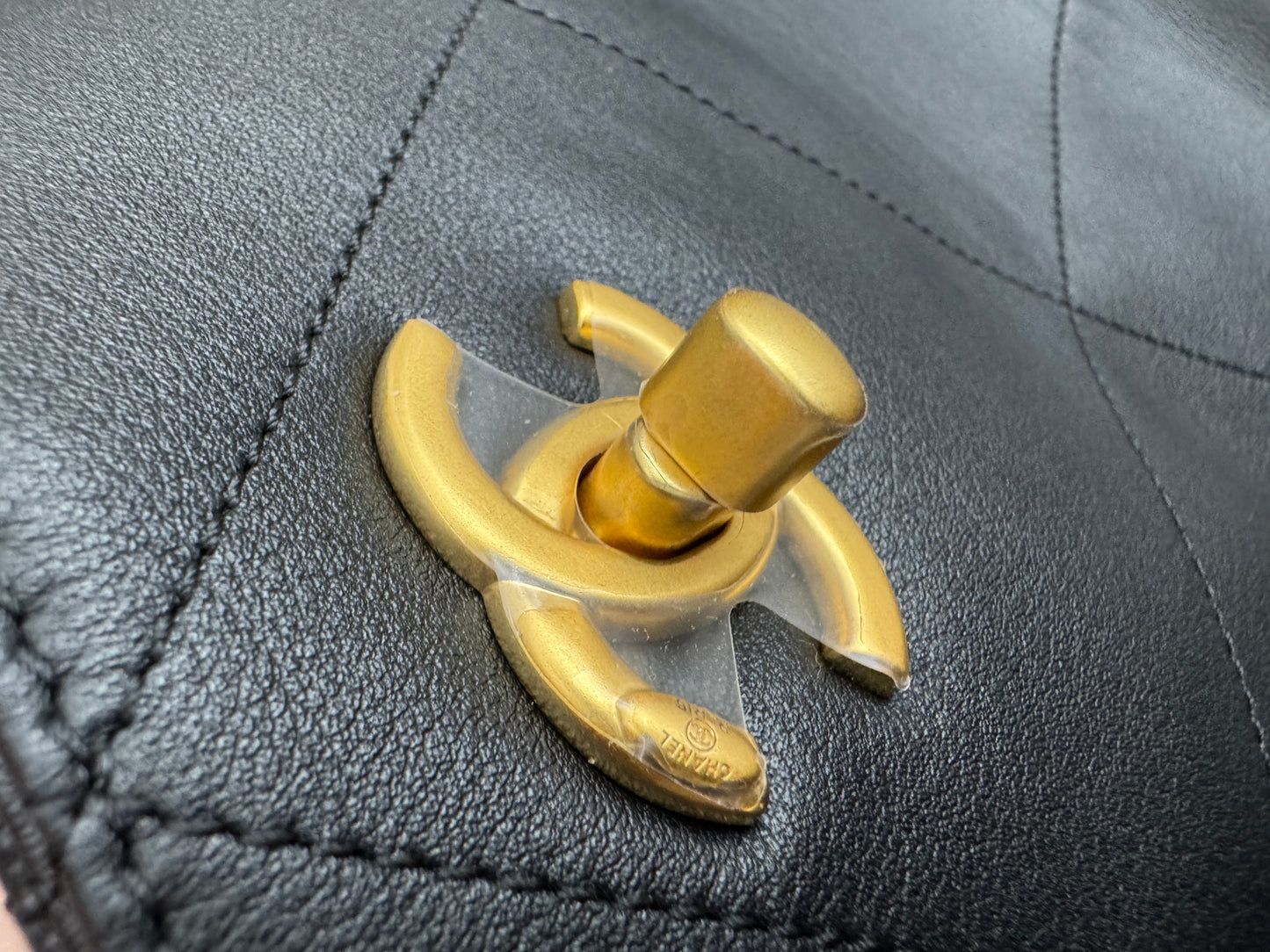 CHANEL 25S Shopping Bag Small