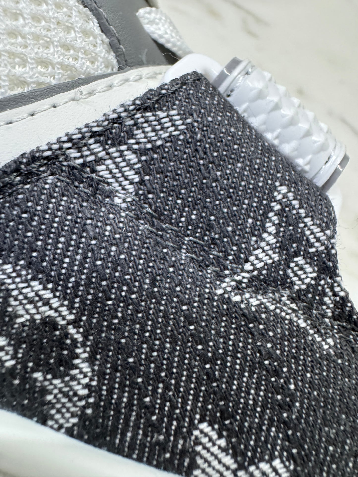 LV Trainer 25年灰牛仔