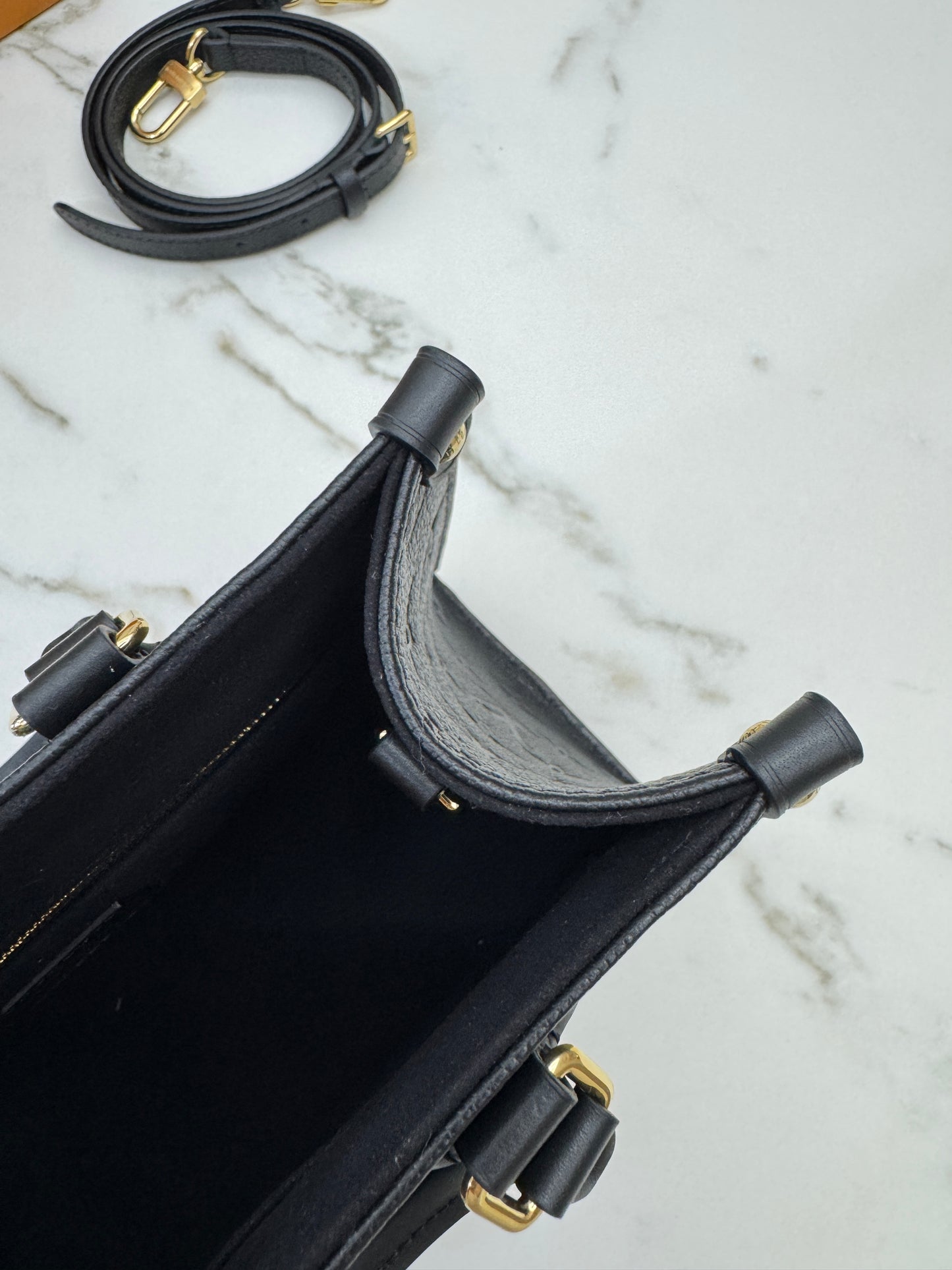 LV Onthego PM 黑色全皮